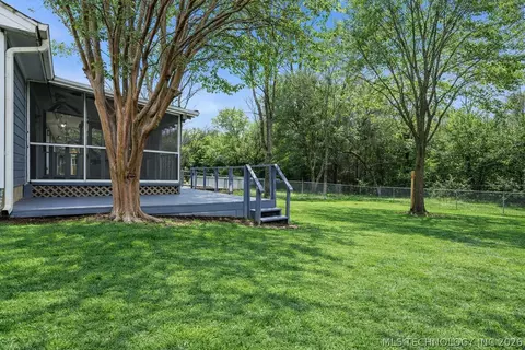 Exterior - 559 E 4th St, Durant, OK 74701 photo 4 of 6