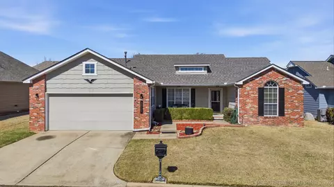 8931 E 62nd Pl S, Tulsa, OK 74133