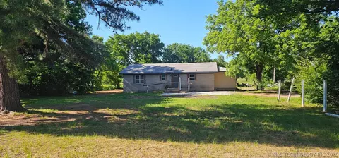407325 Highway 266, Hitchita, OK 74428