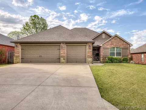 19826 E 46th St S, Broken Arrow, OK 74014