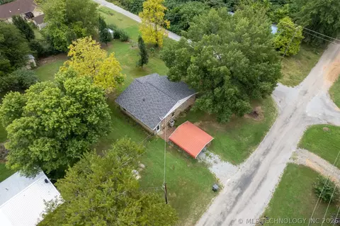 View/Area - 305 W E, Milburn, OK 73450 photo 1 of 4