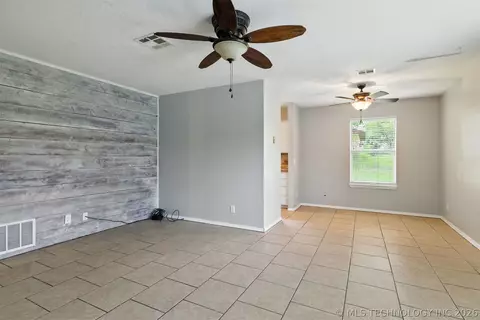 Living - 305 W E, Milburn, OK 73450 photo 1 of 2