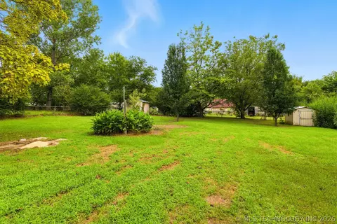 Exterior - 305 W E, Milburn, OK 73450 photo 1 of 2