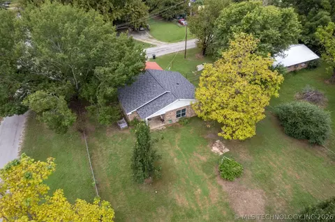 View/Area - 305 W E, Milburn, OK 73450 photo 2 of 4