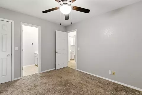 Bedroom - 305 W E, Milburn, OK 73450 photo 4 of 4