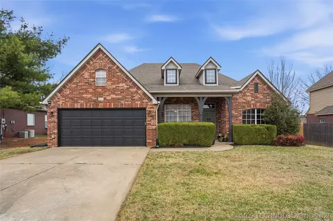 804 E Seattle St, Broken Arrow, OK 74012