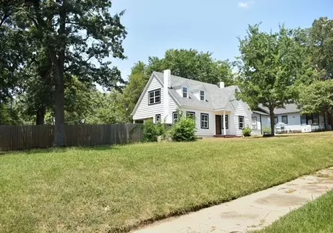 Exterior - 1111 N 5th Ave, Durant, OK 74701 photo 4 of 5