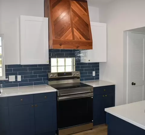 Kitchen - 1111 N 5th Ave, Durant, OK 74701 photo 4 of 4