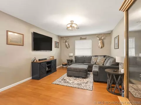 Living - 2731 E 7th St, Ada, OK 74820 photo 3 of 5