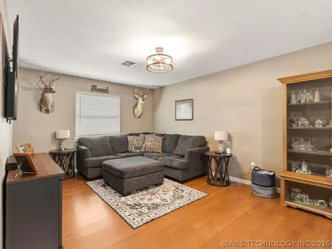 Living - 2731 E 7th St, Ada, OK 74820 photo 4 of 5