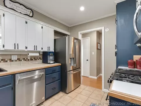 Kitchen - 2731 E 7th St, Ada, OK 74820 photo 3 of 5
