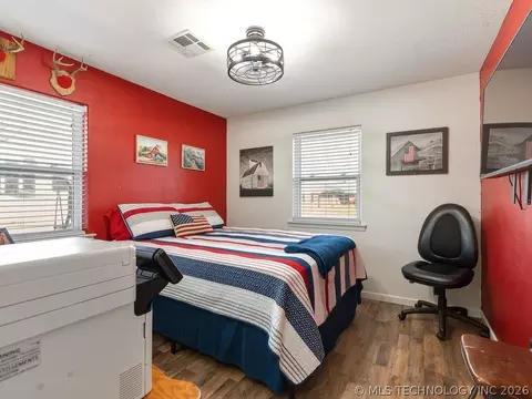 Bedroom - 2731 E 7th St, Ada, OK 74820 photo 4 of 5