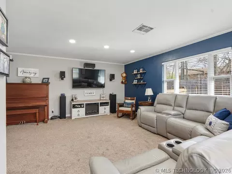 Living - 2731 E 7th St, Ada, OK 74820 photo 2 of 5