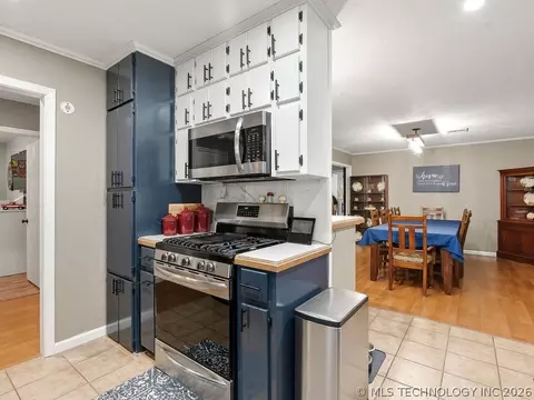 Kitchen - 2731 E 7th St, Ada, OK 74820 photo 4 of 5