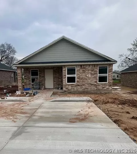 605 E Wolf St, Madill, OK 73446