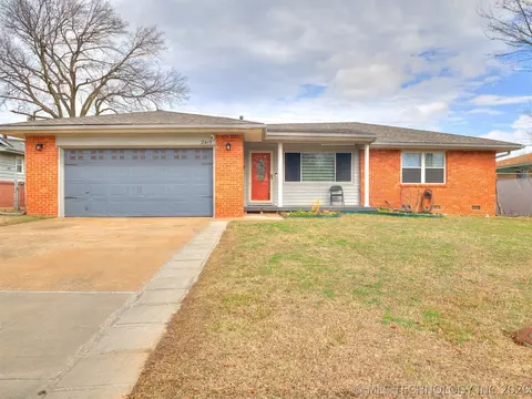 2415 W 45th Pl, Tulsa, OK 74107