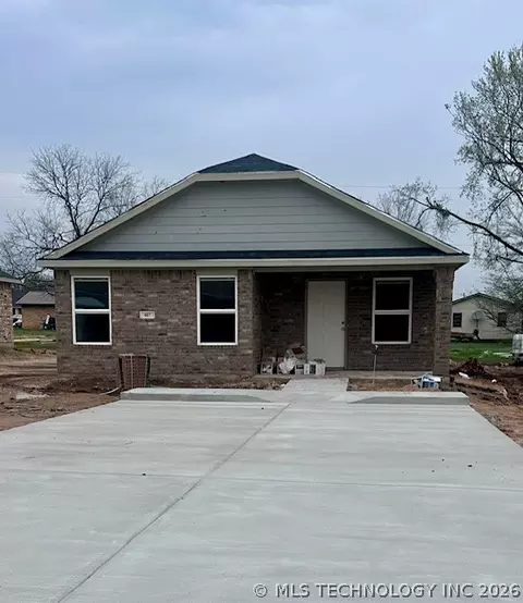 607 E Wolf St, Madill, OK 73446