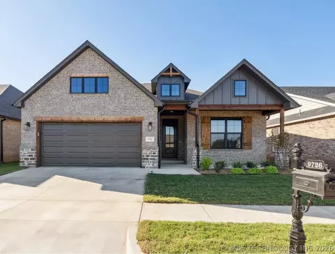 9726 E 132nd St, Bixby, OK 74008