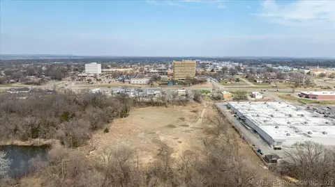 Frank Phillips Boulevard, Bartlesville, OK 74006