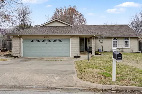 5725 E 65th St, Tulsa, OK 74136