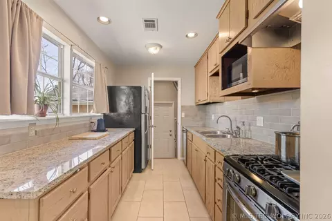 3612 E 3rd St, Tulsa, OK 74112 photo 14