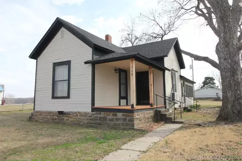 220 Belt Ave, Eufaula, OK 74432