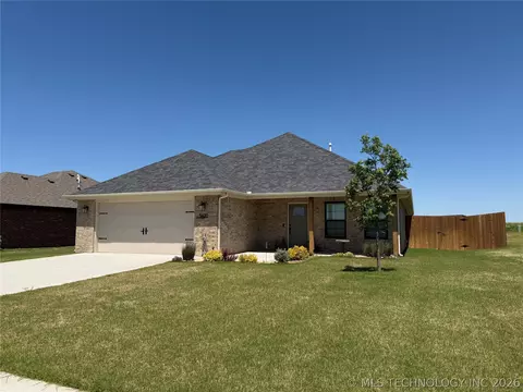 5820 Coldspring Ln, Bartlesville, OK 74006