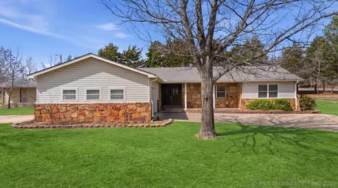 518 Fox Run Ct, Mannford, OK 74044