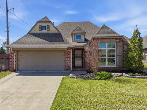 11018 S 77th Pl E, Tulsa, OK 74133