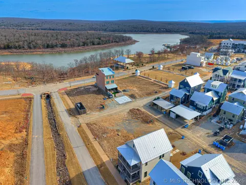 68 Boulevard, Carlton Landing, OK 74432