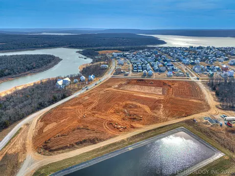 73 Water St, Carlton Landing, OK 74432