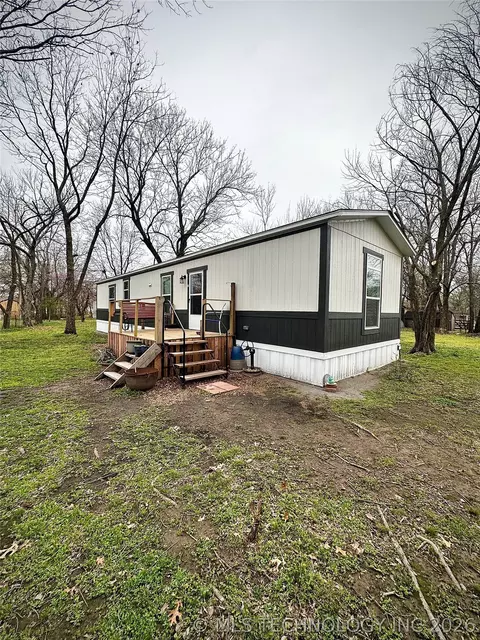120 S 6th St, Porter, OK 74454