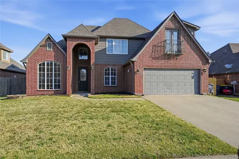 3709 W 108th Ct S, Jenks, OK 74037