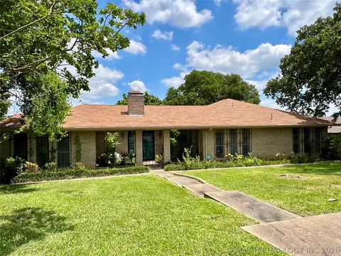 906 Briarwood Pl, Durant, OK 74701