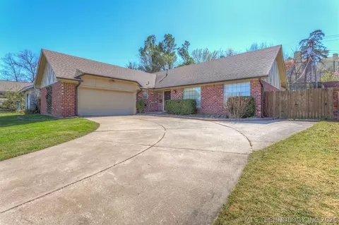 7634 E 58th Pl, Tulsa, OK 74145