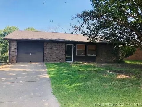306 Ashway St, Okemah, OK 74859