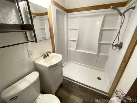 Bath - 421375 E 1150 Rd, Eufaula, OK 74432 photo 1 of 1
