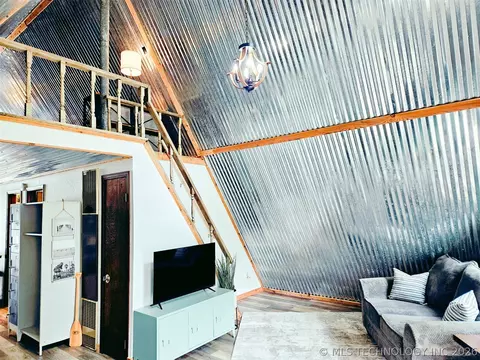 Living - 421375 E 1150 Rd, Eufaula, OK 74432 photo 1 of 5
