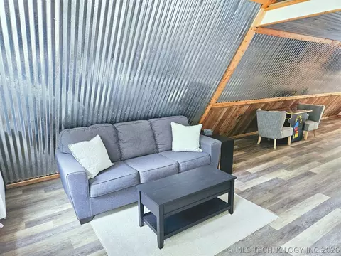 Living - 421375 E 1150 Rd, Eufaula, OK 74432 photo 3 of 5
