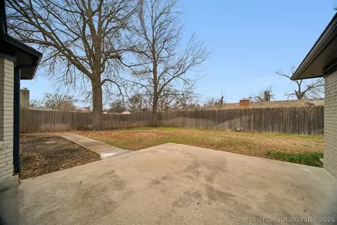 Exterior - 5855 E 46th Pl, Tulsa, OK 74135 photo 3 of 7