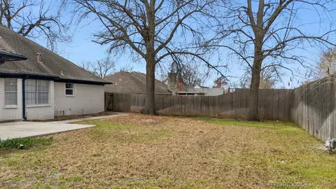 Exterior - 5855 E 46th Pl, Tulsa, OK 74135 photo 4 of 7