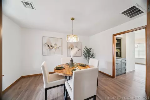 Dining - 5855 E 46th Pl, Tulsa, OK 74135 photo 1 of 5