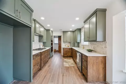 Kitchen - 5855 E 46th Pl, Tulsa, OK 74135 photo 1 of 5