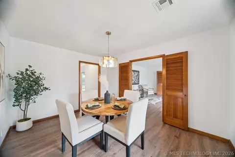 Dining - 5855 E 46th Pl, Tulsa, OK 74135 photo 2 of 5