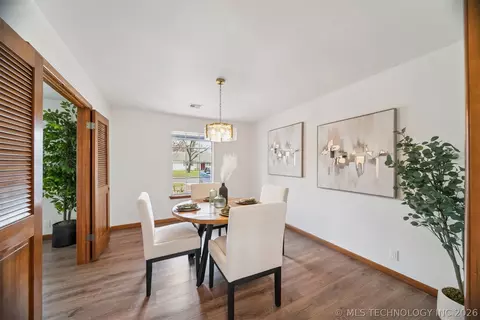 Dining - 5855 E 46th Pl, Tulsa, OK 74135 photo 3 of 5