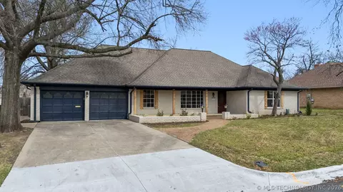 Exterior - 5855 E 46th Pl, Tulsa, OK 74135 photo 6 of 7