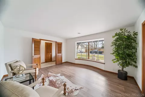 Living - 5855 E 46th Pl, Tulsa, OK 74135 photo 2 of 6