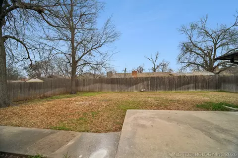 Exterior - 5855 E 46th Pl, Tulsa, OK 74135 photo 5 of 7