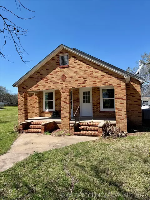 201 N 8th Ave, Madill, OK 73446
