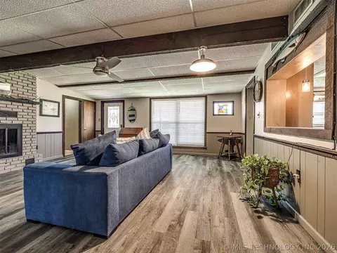 Living - 32033 E 695 Way, Wagoner, OK 74467 photo 3 of 6